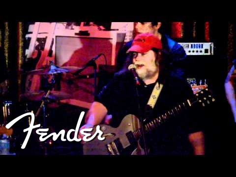 Roky Erickson Performs "Night Of The Vampire" | Fender