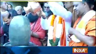 Prime Minister Narendra Modi Prays at Ganga Talao in Mauritius