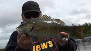 preview picture of video 'Bruiser Bass at Camp Quetico'