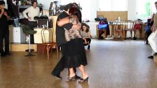 Jorge Dispari and Maria la Turca dancing a milonga at Tango Pop in Stuttgart 01.06.2009