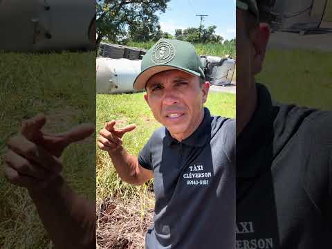 Tombamento de caminhão na br 369 entre Bandeirantes e Santa Mariana Pr