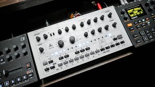 Trying To Create A Killer Bassline For My New Track From Scratch!