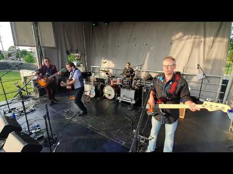 The Starclubbers live at AROTR 2019 - Livin' Thing