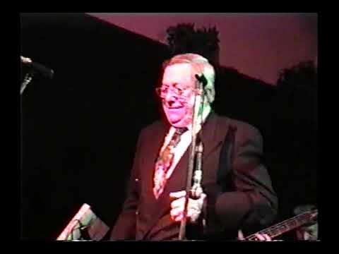 Jose Fajardo playing Almendra