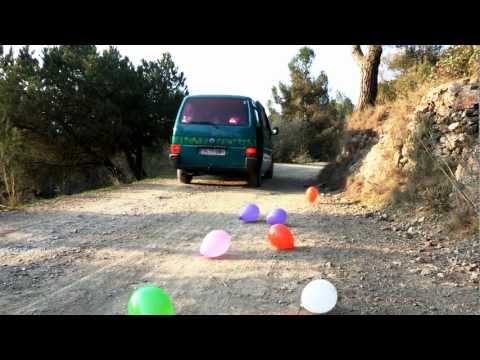 AMBAUKA - L'esmorzar (videoclip) (tassa tetera, sóc una tassa)