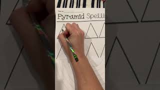 Short i spelling Pyramid