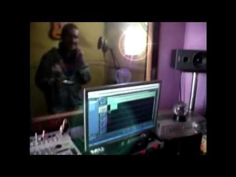 X-ant Ft. Kinox & Dr.Nushi - Ajo