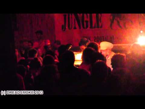 BLACKBOARD JUNGLE SOUNDSYSTEM ft mc oliva @ reggae bus #3 - dub stage pt3 \ 13 -09-2013