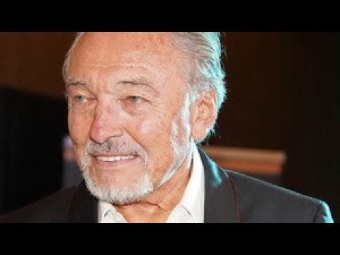 ✅  Karel Gott poslal kritiky do P****E!