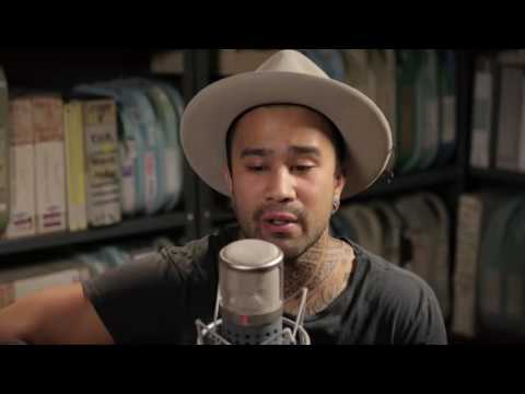 Tus Pies - Nahko And Medicine For The People