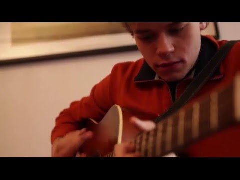 Live original music with singer / songwriter Julian Jacob