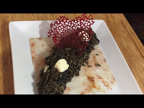 Receta masterchef . Arroz negro, carpaccio de gambas y crujiente coral TUILE /MasterChef black rice