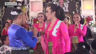 Download lagu Ngakak Ketika Wandu Lawu ketemu 4n4knya di pelaminan mp3