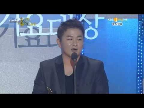 130131 2NE1 Huh Gak SHINee Bonsang Seoul Music Award