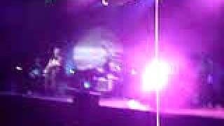 Alanis Morissette - Spineless (live in Milan 2005)