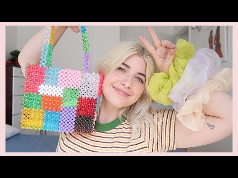download lagu mp3 mp4 Giant Scrunchie, download lagu Giant Scrunchie gratis, unduh video klip Giant Scrunchie