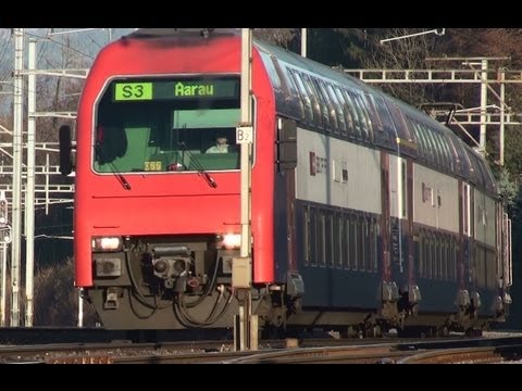 S-Bahn S3 Wetzikon-Aarau ZVV an einem sonnigen Dezembertag