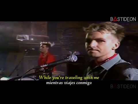 Crowded House - Don't Dream It's Over (Sub Español + Lyrics)