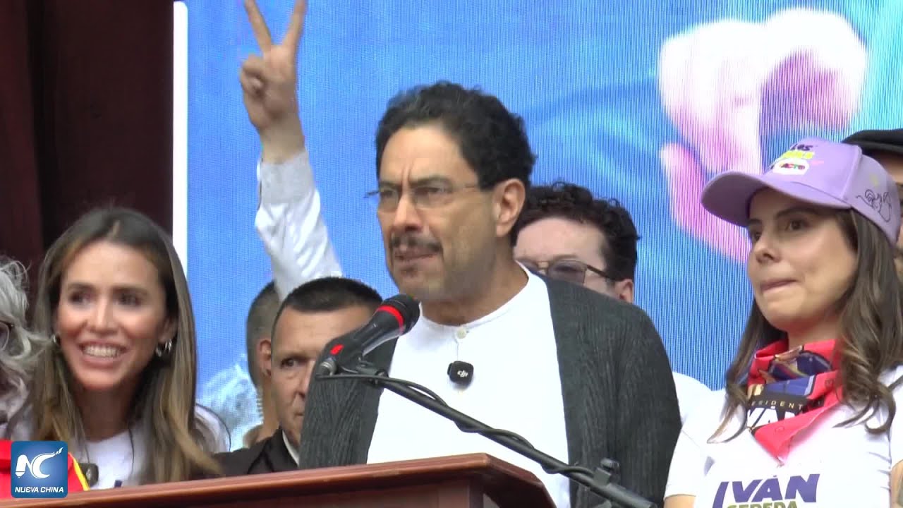 Cepeda cierra campaña presidencial en Bogotá con llamado a la defensa de la vida