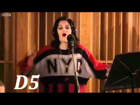 Jessie J vs. Joss Stone: Eb3-F#5 (Live Vocal Battle)