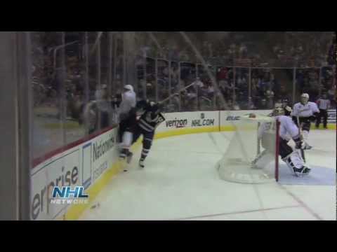 Derek Dorsett rocks Sheldon Brookbank [HD]