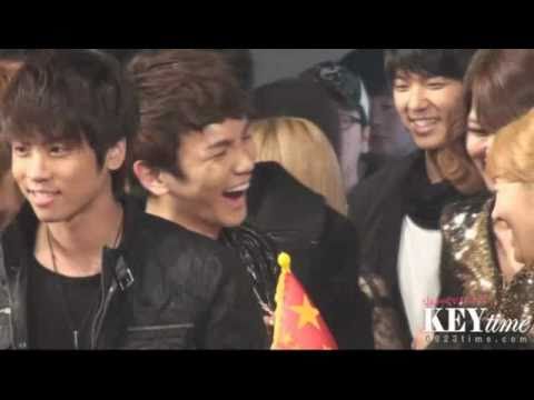 [fancam] 101202 SHINee key sneezes with a necklace @12th K-C Song Festival