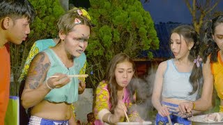 Download lagu แข่งทำหมูกะทะตั้งแต่จุดเตายันกินให้หมด #ใครได้กินหมูดิบต้องดู 555 mp3 Download lagu แข่งทำหมูกะทะตั้งแต่จุดเตายันกินให้หมด #ใครได้กินหมูดิบต้องดู 555 mp3