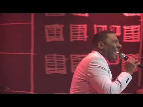 Netinho de Paula: OLHOS VERMELHOS