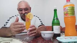 Cocktailul dodorel din sampanie si capsuni