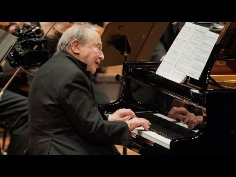 Menahem Pressler making his debut with the Berliner Philharmoniker