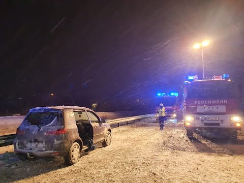 [UNFALL DURCH STARKEM SCHNEEFALL] AUTOFAHRERIN LANDET IN LEITPLANKE UND WIRD VERLETZT - WITTSTOCK