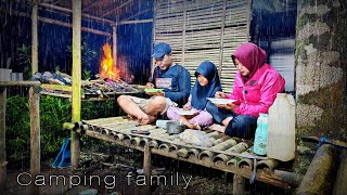 Download lagu FAMILY CAMPING DURING TOUGH RAIN – SLEEPING IN A HUT IN THE MIDDLE OF THE FOREST mp3
