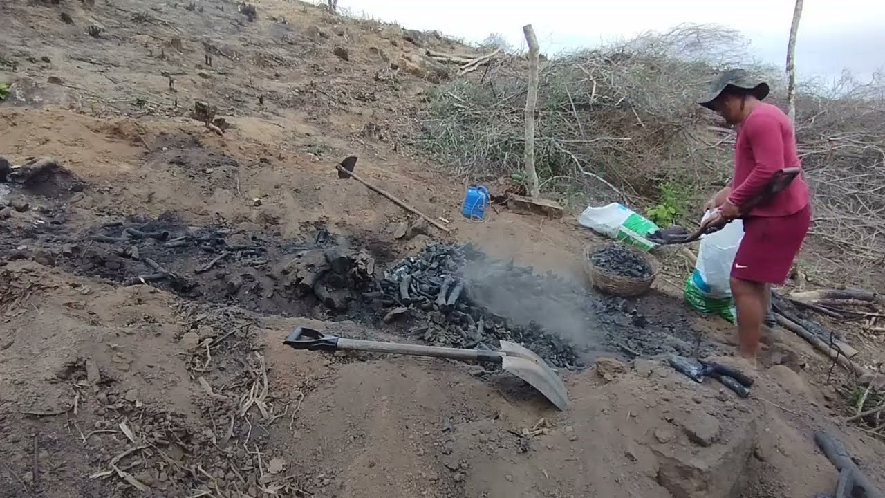 OLHA SÓ COMO A GENTE TIRA O CARVÃO 💥💥🙏🙏🙏