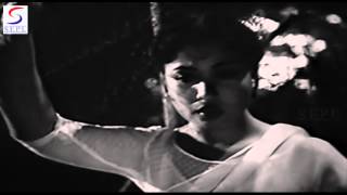 Dil Apna Aur Preet Parai Lyrics - Title Song