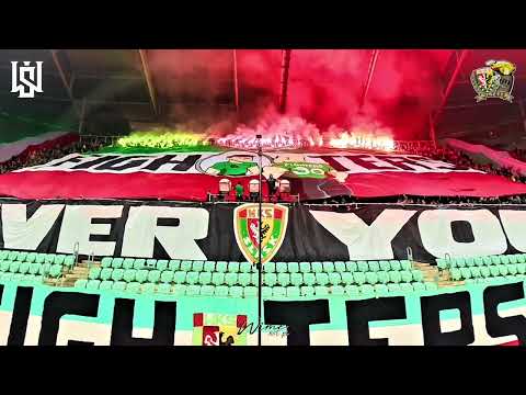 Oprawa meczowa kibiców Śląska „Forever Young”