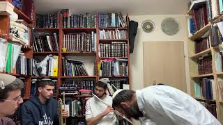 נר שביעי - חשוף זרוע קדשך  [להודות ולהלל] | הרב רפאל למפרט (ישיבת בני דוד) - התמונה מוצגת ישירות מתוך אתר האינטרנט יוטיוב. זכויות היוצרים בתמונה שייכות ליוצרה. קישור קרדיט למקור התוכן נמצא בתוך דף הסרטון