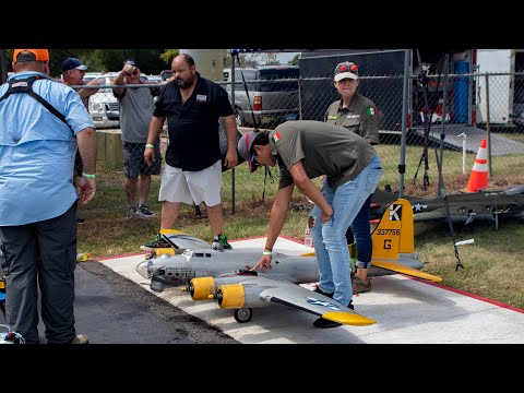RC B-17's and Large Scale Warbirds 2021