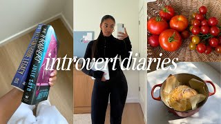 INTROVERT DIARIES | lululemon favorites, gardening & harvesting tomatoes, making bread and reading!