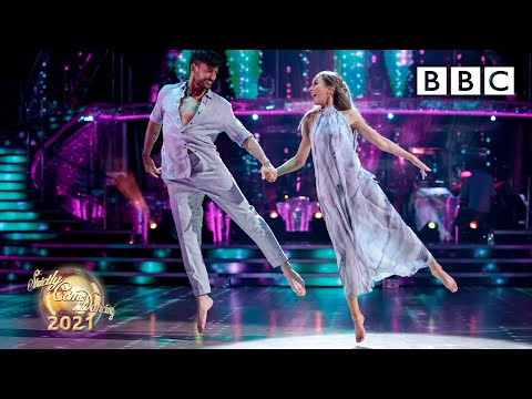 Rose Ayling-Ellis and Giovanni Pernice dance Couple's Choice ✨ BBC Strictly 2021