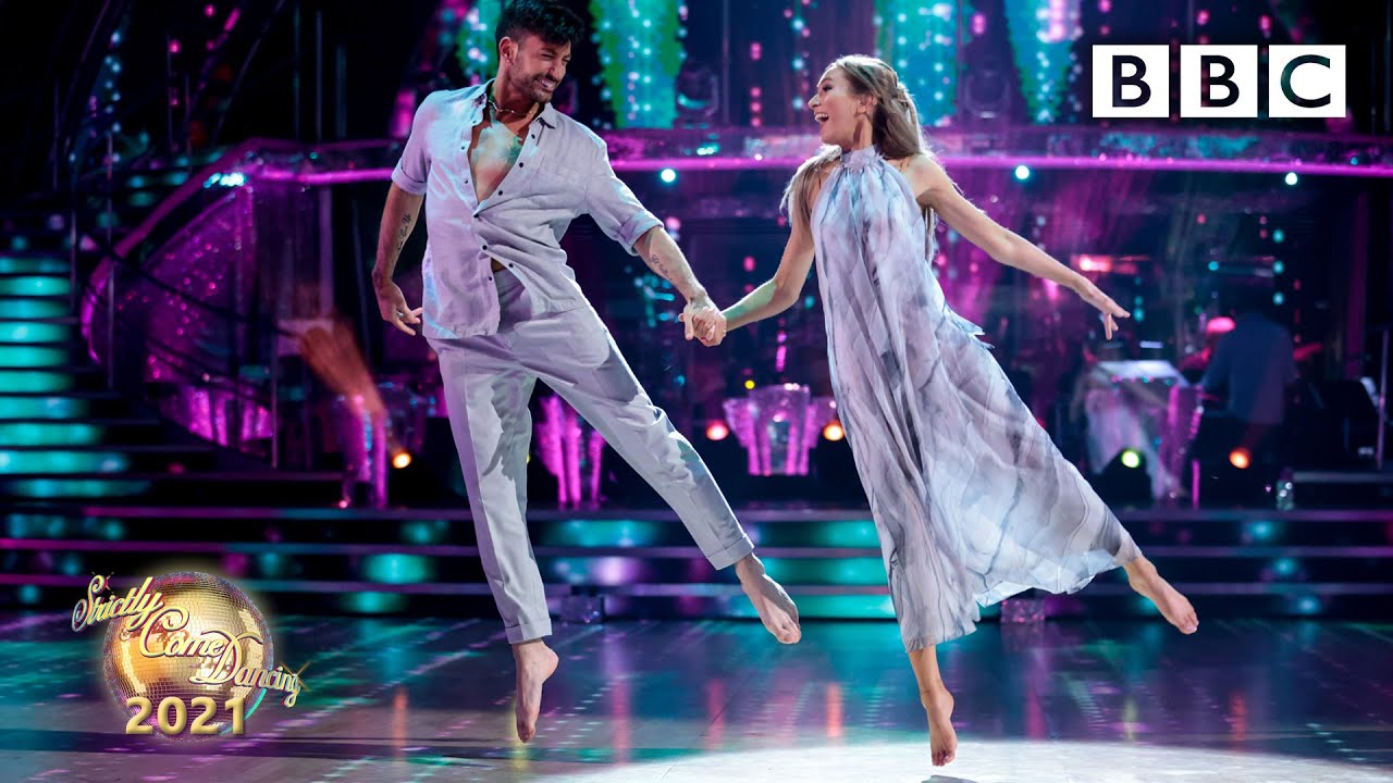 Rose Ayling-Ellis and Giovanni Pernice dance Couple's Choice âœ¨ BBC Strictly 2021 - YouTube