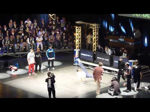 Break the floor 2011- 7 commandoz vs Phase T