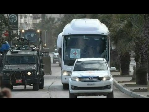 Red Cross buses transporting released Palestinian prisoners arrive in WB | AFP