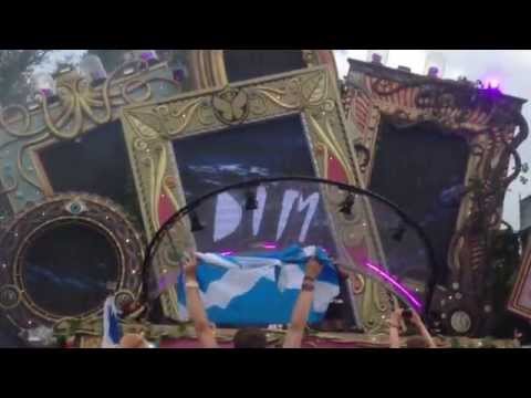 Steve Aoki @ DIM MAK stage - Wall of Dead with Michael Jordan