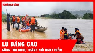 Trực tiếp khoảnh khắc giải cứu người dân mắc kẹt trên sông Trà Khúc, nước lũ trực chờ cuốn trôi