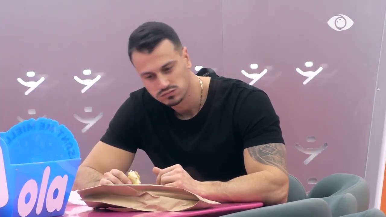 Banorët vijojnë me përgatitjet e porosive