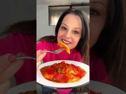 Non la solita fettina di pollo...preparate il POLLO CON PEPERONI in padella