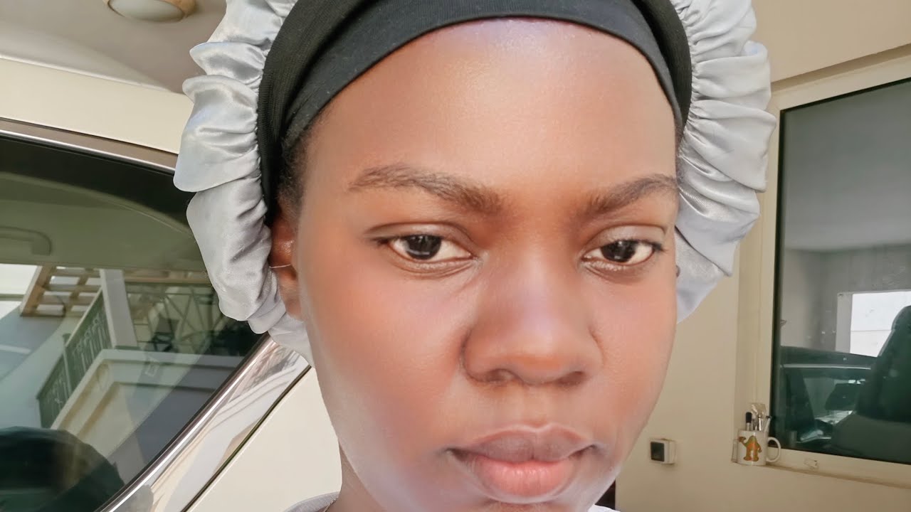 Okwezina kunyuma nyo nga mukutandise bwemuti