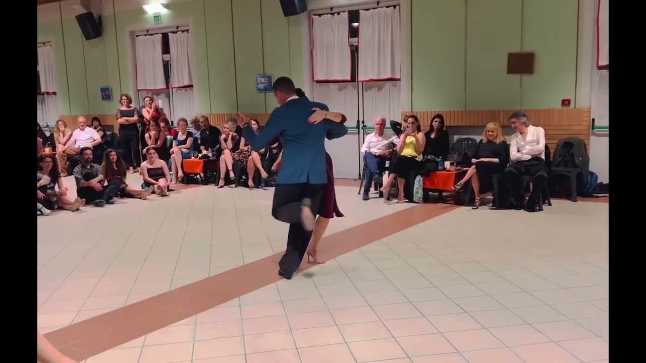 Show Barbara Carpino e Claudio Forte  @LaMaquinaTangueraCarrara Milongon al Fienile di Viareggio 5/5