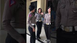 Download lagu Polwan Cantik Terbaru Tik Tok Tiktok 2019 mp3