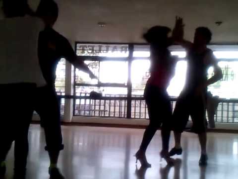 Tremendo mambo amateur ensayo